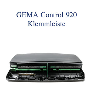 Schwarzer elektronischer Steuerkasten mit Anschlussklemmen für Witterungsgeführte Heizungssteuerung Gema Control 920 universell mit automatischer Komponenten­er
