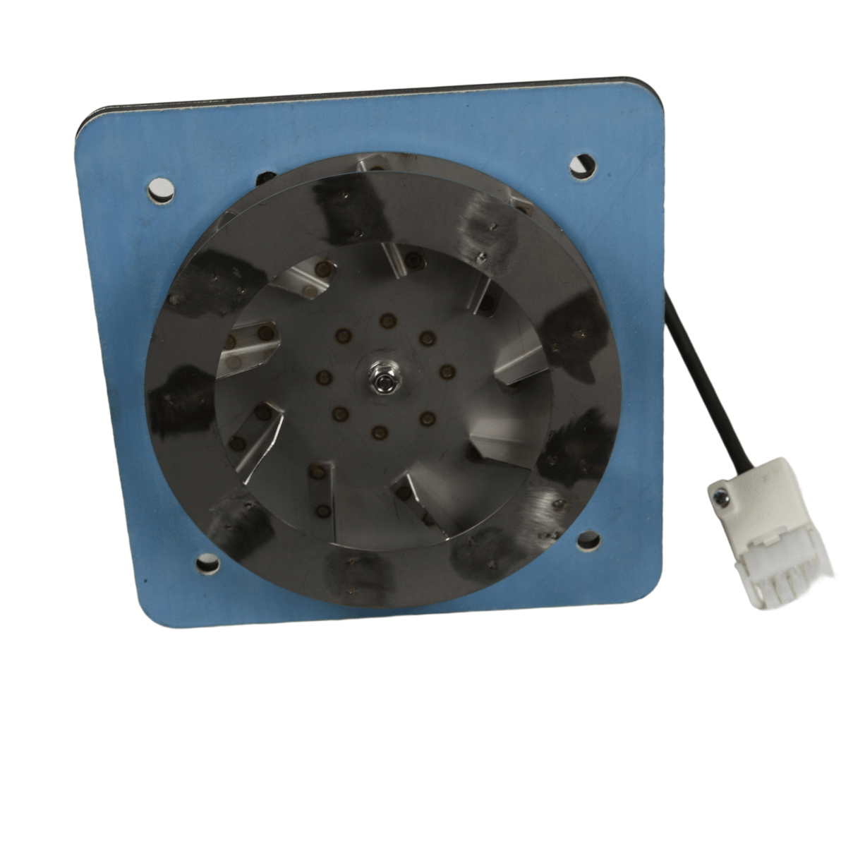 Attack Wood & Pellet Gebläse: Lüfterrad 🌀 auf Metallplatte mit Motor für optimale Leistung.