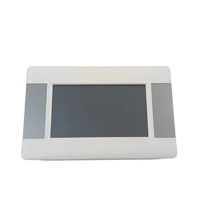 Rectanguläres weiße und graue elektronische Steuergerät für Witterungsgeführte Heizungssteuerung Gema Control 920 universal mit automatischer Komponenten­er